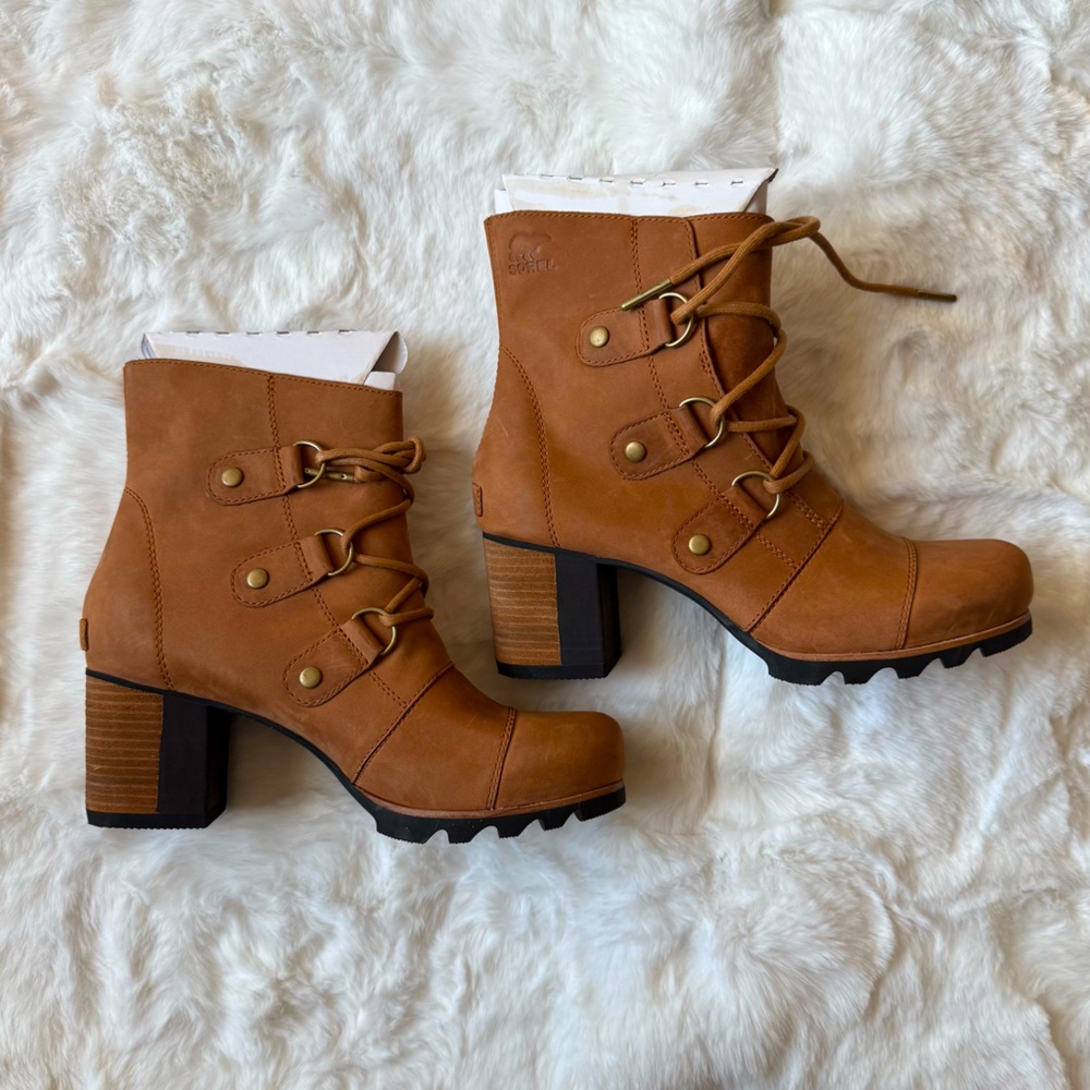 NIB Sorel Addington Lace Boot
